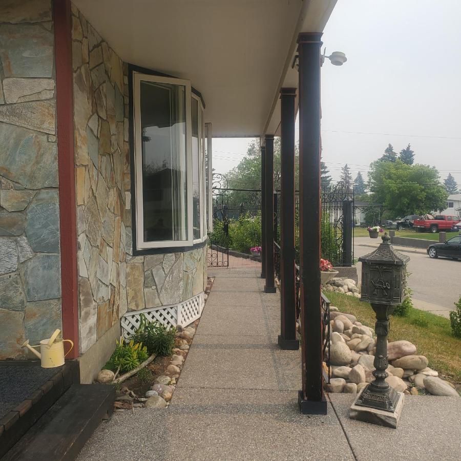 The Calgary Hub Hostel Style Home Zewnętrze zdjęcie