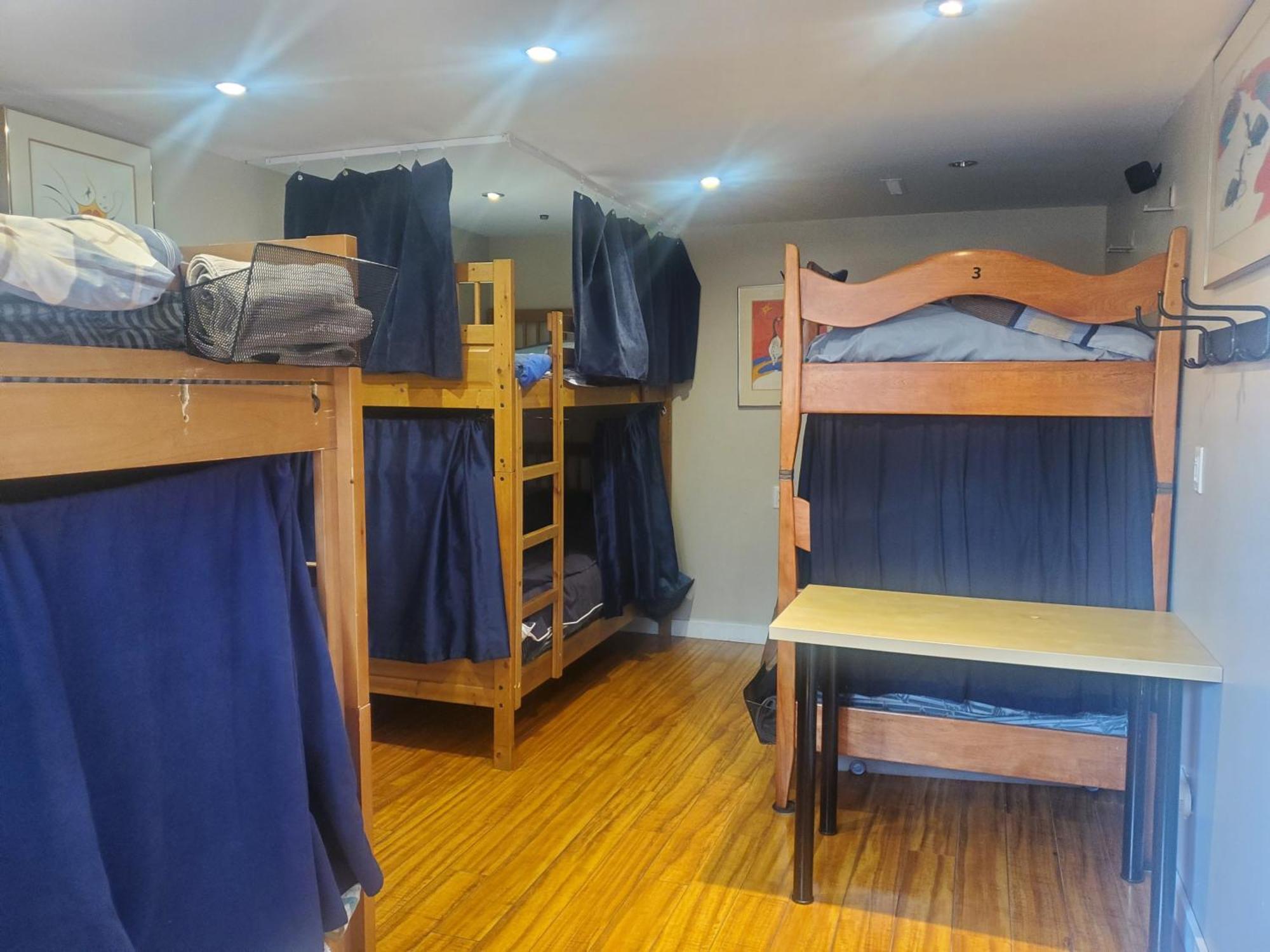 The Calgary Hub Hostel Style Home Zewnętrze zdjęcie